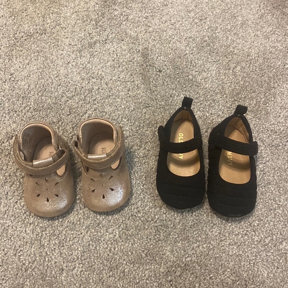 Set of 2 Mary Jane style baby shoes - Picture 1 of 5